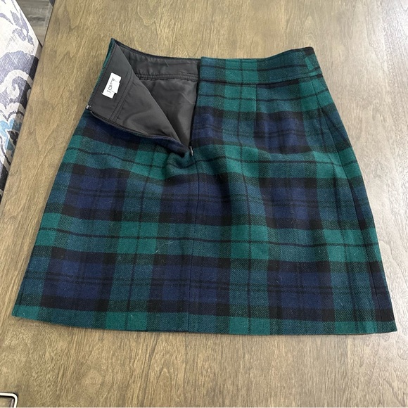 J Crew Factory Wool-Blend Mini Skirt in Black Watch Plaid Green Size 2 - Picture 7 of 7